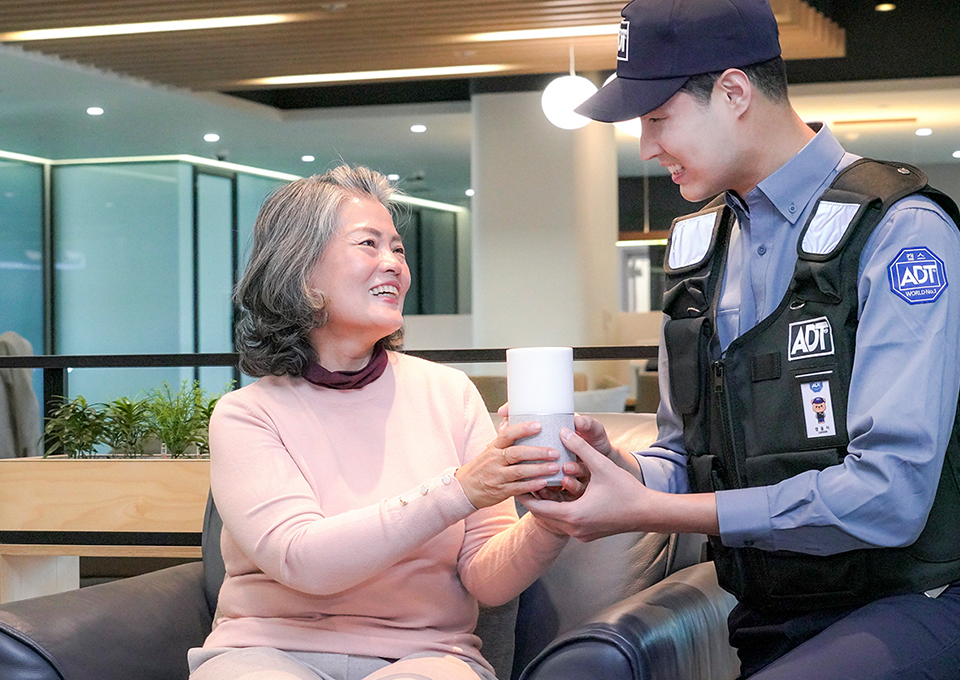 누구오팔, 누구오팔안심, NUGUopal, 인공지능돌봄