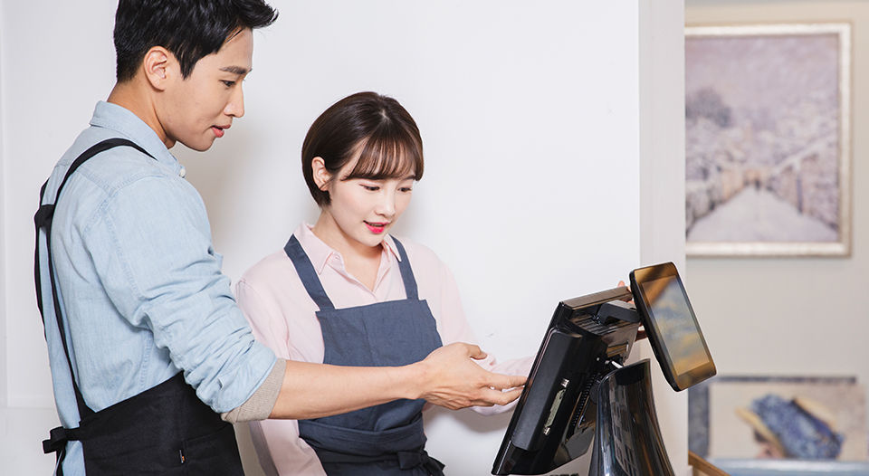 SKT, SK텔레콤, 상생, 중소상공인, 소상공인, KFA, 한국프랜차이즈산업협회, AI, 클라우드, 프랜차이즈, 산업경쟁력강화, 맵틱스, Maptics, AI 컨택센터, AI Contact Center, 상권 특성 분석, 시간대별 유동인구 분석, 상주 인구의 관심사, AI 알고리즘, 매장의 최적 입지 선정, 고객상담, AI챗봇, AI음성봇