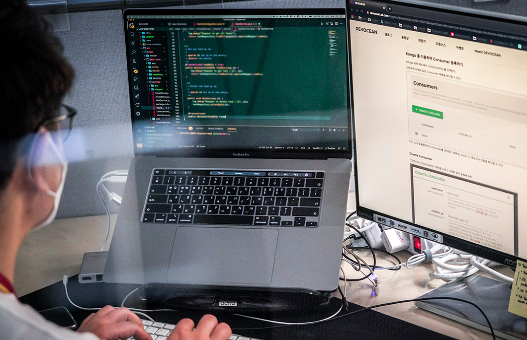 0614_SKT뉴스룸_데보션론칭_PC_02