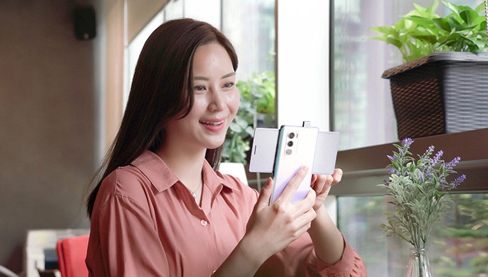 SK텔레콤, LG 윙(WING) 출시