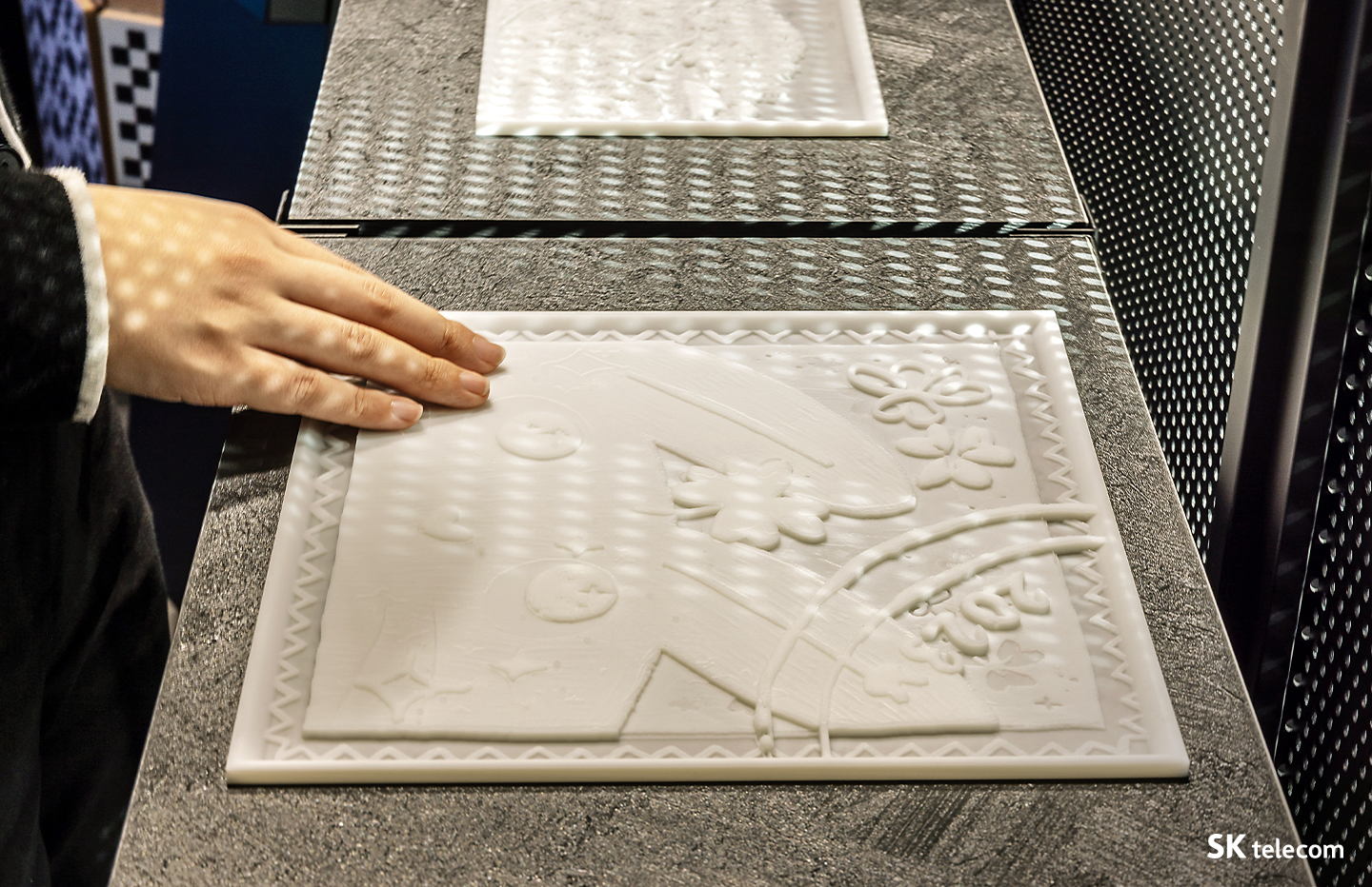 COMO, ESG, 미디어아트, 시각장애예술가, 시각장애인화가, 에이블라인드, 박환, 허은빈, 한희주, 양드림, ablind, SKT타워전시