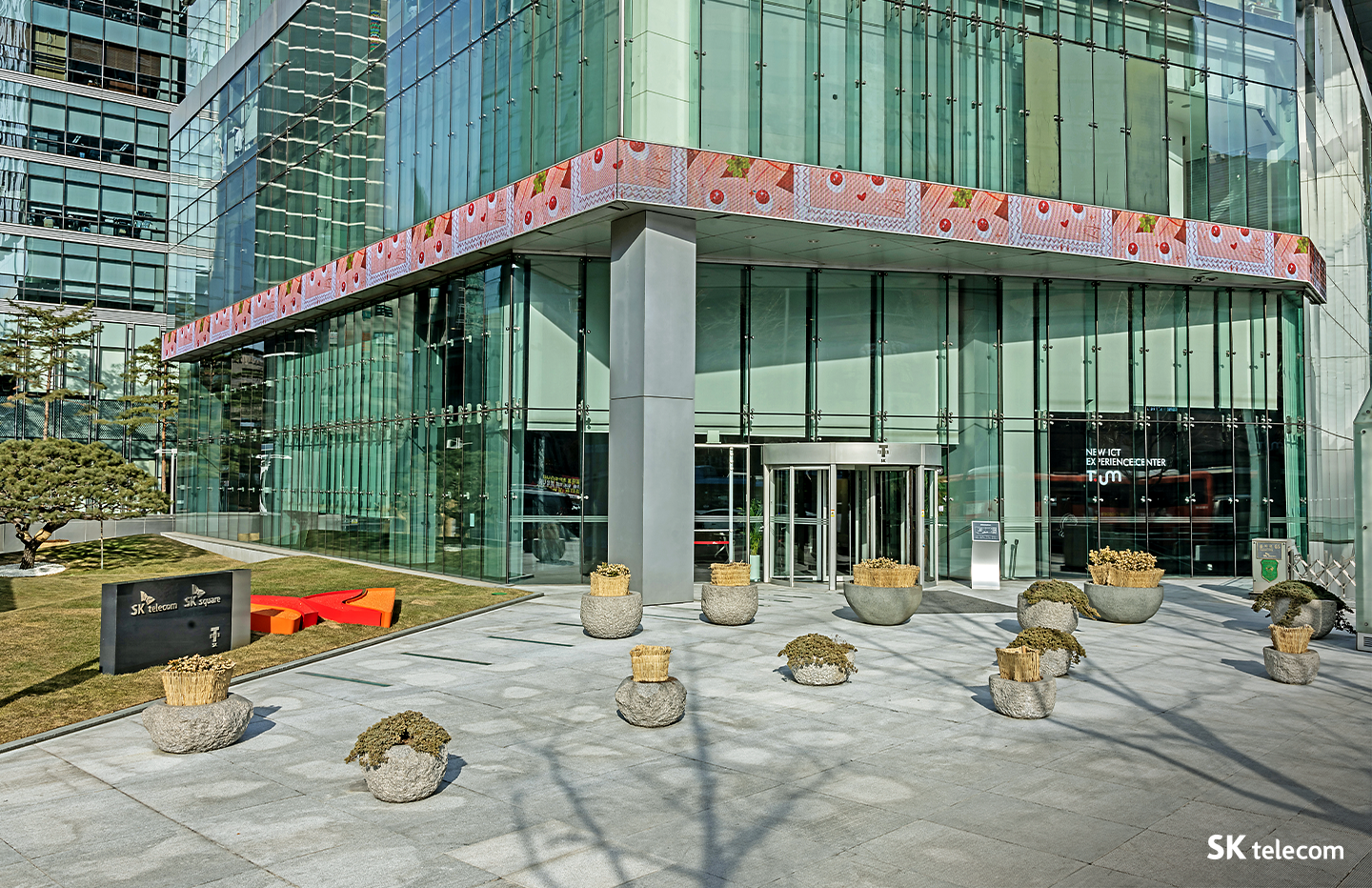 COMO, ESG, 미디어아트, 시각장애예술가, 시각장애인화가, 에이블라인드, 박환, 허은빈, 한희주, 양드림, ablind, SKT타워전시