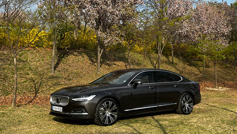 안전하고 스마트한 주행을 가능하게 하는 볼보 누구 오토 체험기_MO