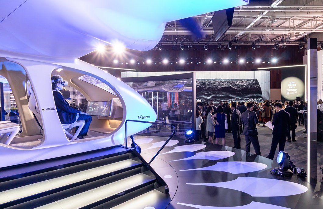 SKT 파리 국제박람회기구 행사장에 2030년 부산 하늘 펼쳐보였다_4