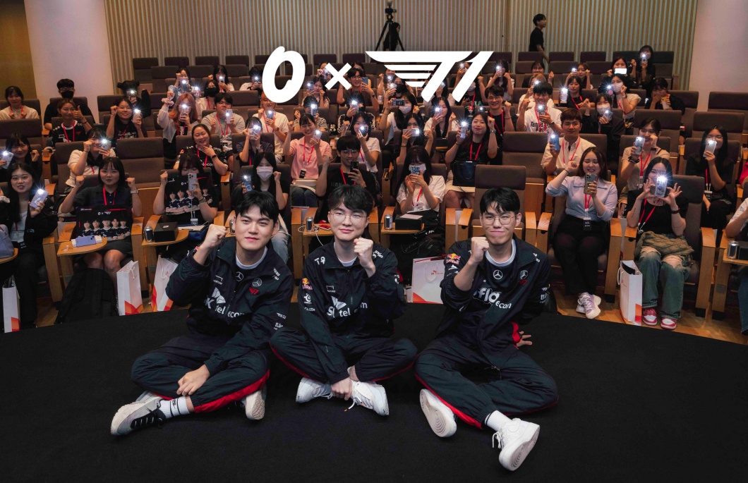 SKT T1 선수들과 함께 0 청년에게 응원의 메시지 전한다