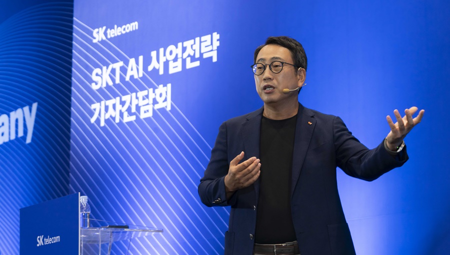 SKT 자강·협력의 AI 피라미드 전략으로 글로벌 AI 기업 도약할 것_mo