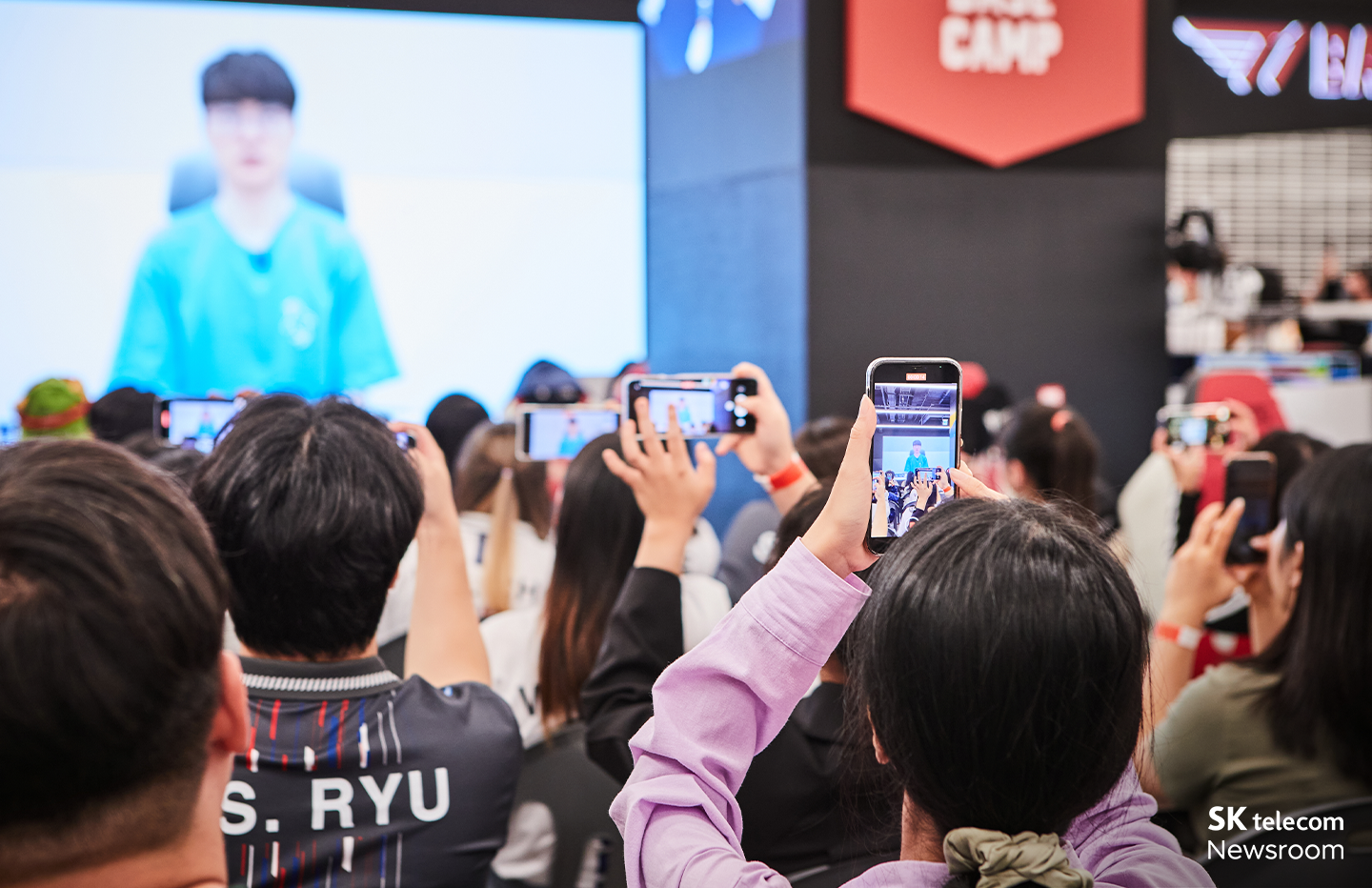 홍대에서 쏘아올린 응원의 함성… 항저우 아시안 게임 LoL 결승전 뷰잉 파티