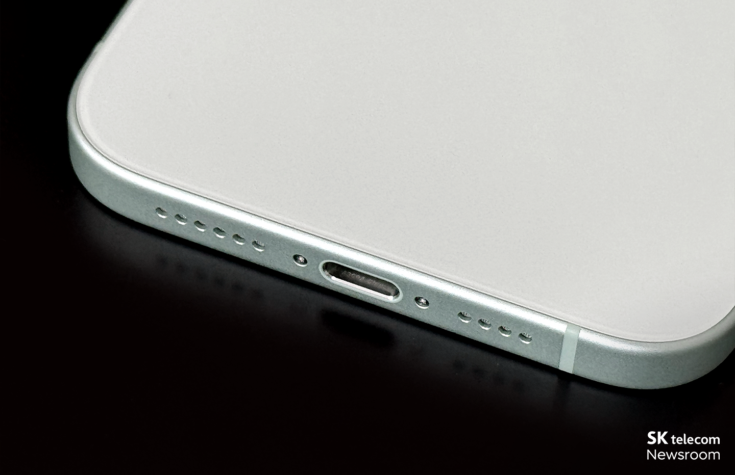 디에디트 “가격·휴대성의 아이폰 15·15 플러스, 망원렌즈 갖춘 15 프로·15 프로 맥스”