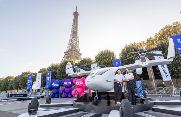SKT 2030 세계박람회 유치 지원 위해 에펠탑 앞 UAM 날개 펼쳤다_1