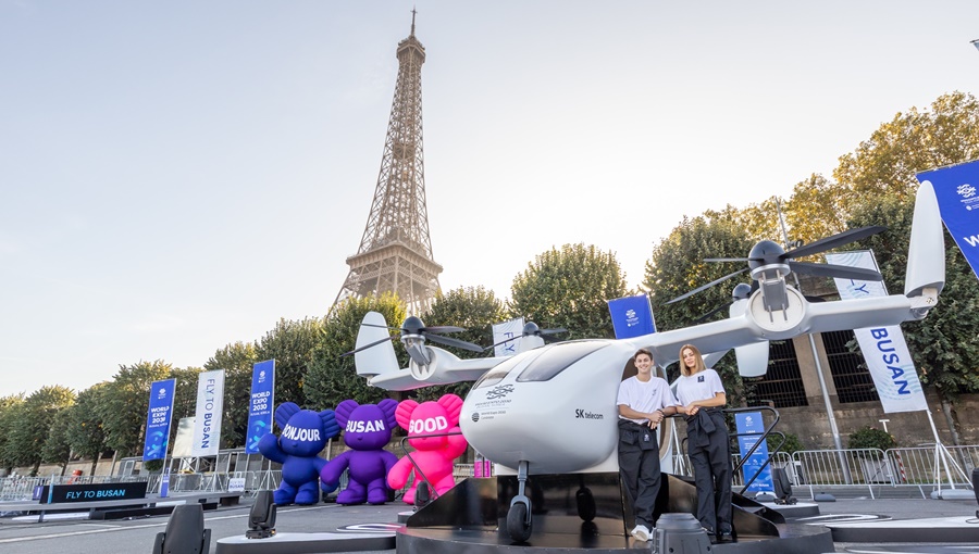 SKT 2030 세계박람회 유치 지원 위해 에펠탑 앞 UAM 날개 펼쳤다_mo