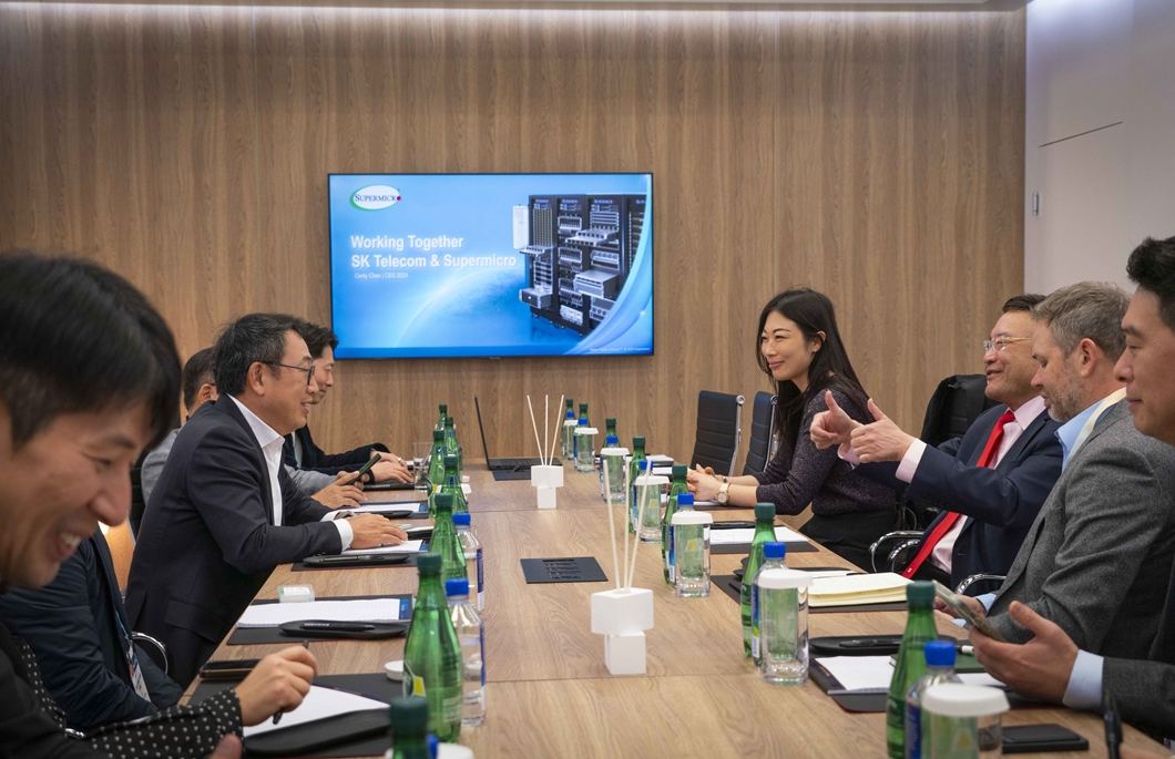 SKT 유영상 사장 AI피라미드 전략으로 글로벌 파트너십 무한 확장 나섰다