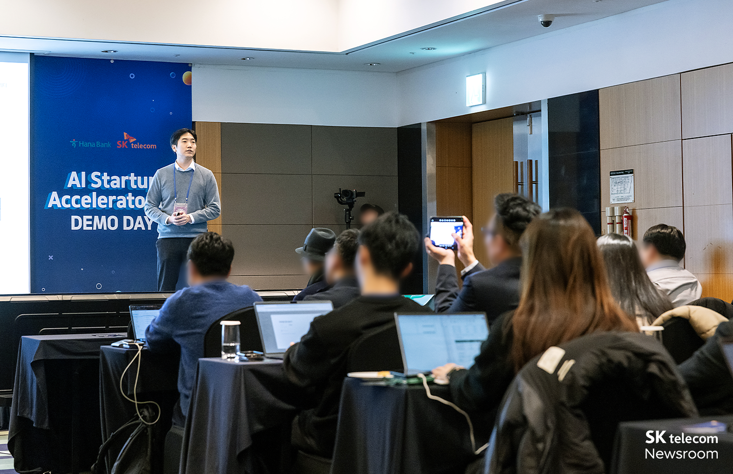 SKT와 함께 글로벌로 AI 스타트업 액셀러레이터 1기 데모데이 현장