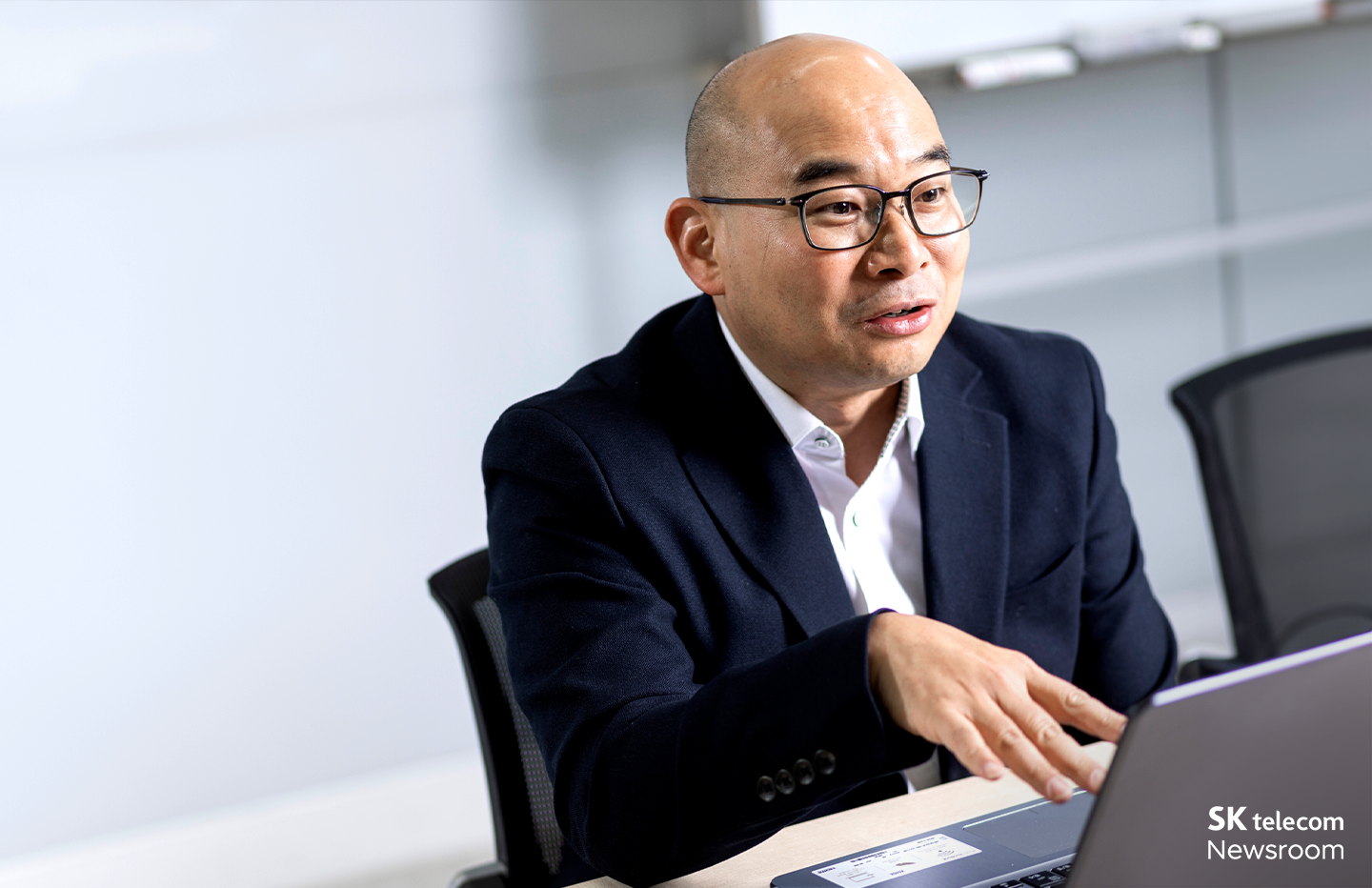 AI 톡터뷰 작곡가 안창욱 교수에게 AI 작곡가 이봄 을 묻다