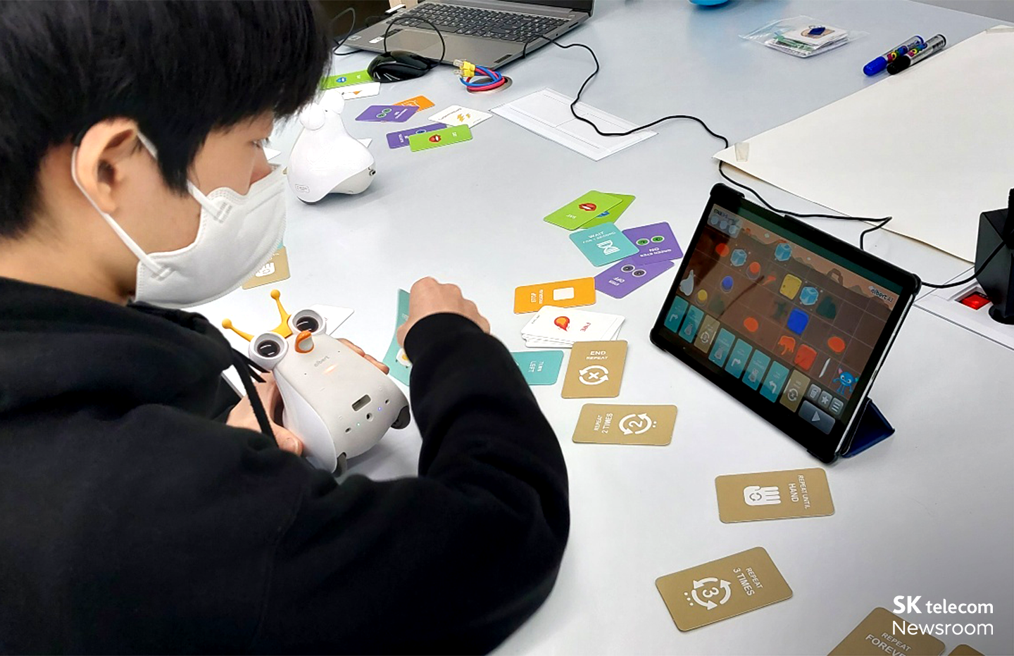 장애인의 일상 속 장벽을 허무는 SKT의 배리어프리 AI