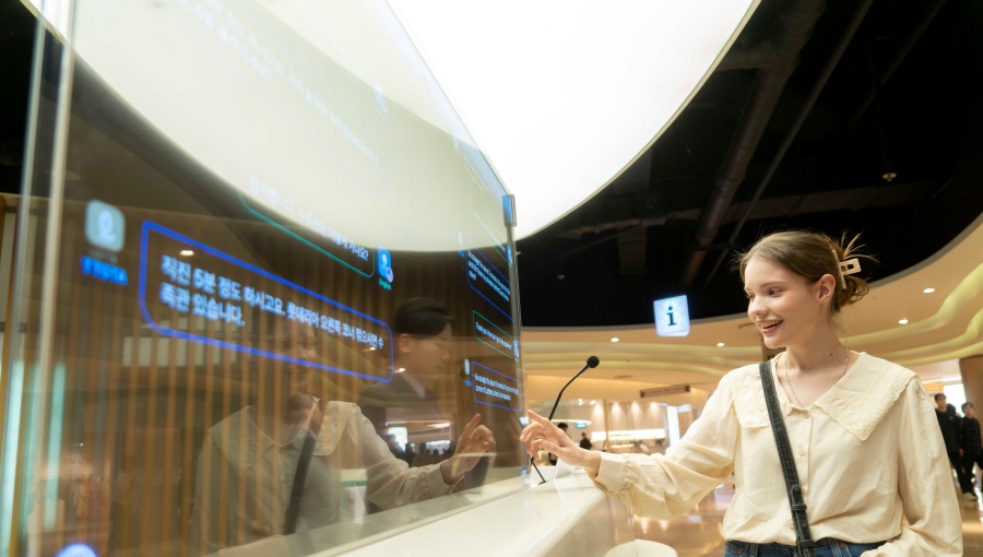 SKT 13개 언어 지원하는 AI 동시 통역 솔루션 트랜스 토커 출시