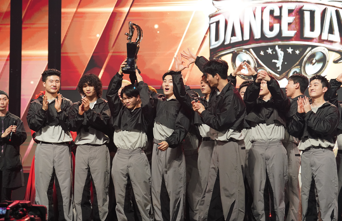 가장 행복한 순간은 바로 지금 진조크루 윙 김헌우 인터뷰