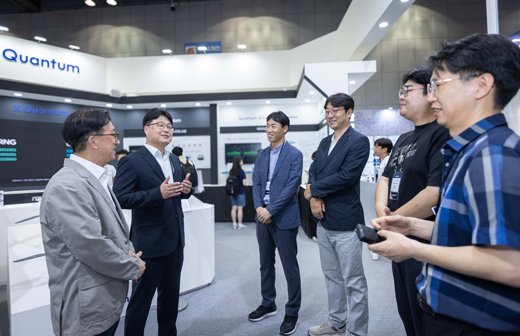 SKT 한국 위성통신의 미래 지킬 양자암호 시스템 개발 나선다