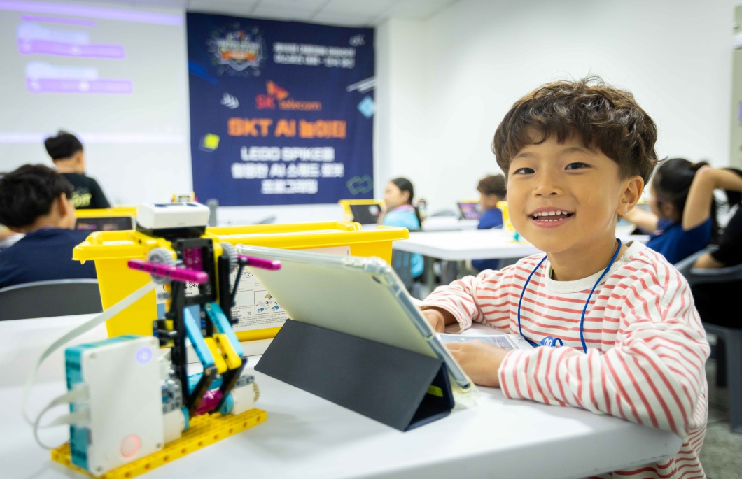 SKT AI 로봇 농구 대회로 AI 장벽 낮췄다