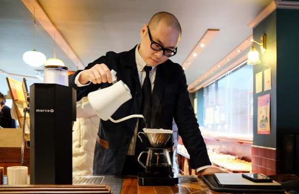 AI 톡터뷰 커피브랜드 프릳츠 김병기 대표에게 AI 바리스타에 대해 묻다_pc