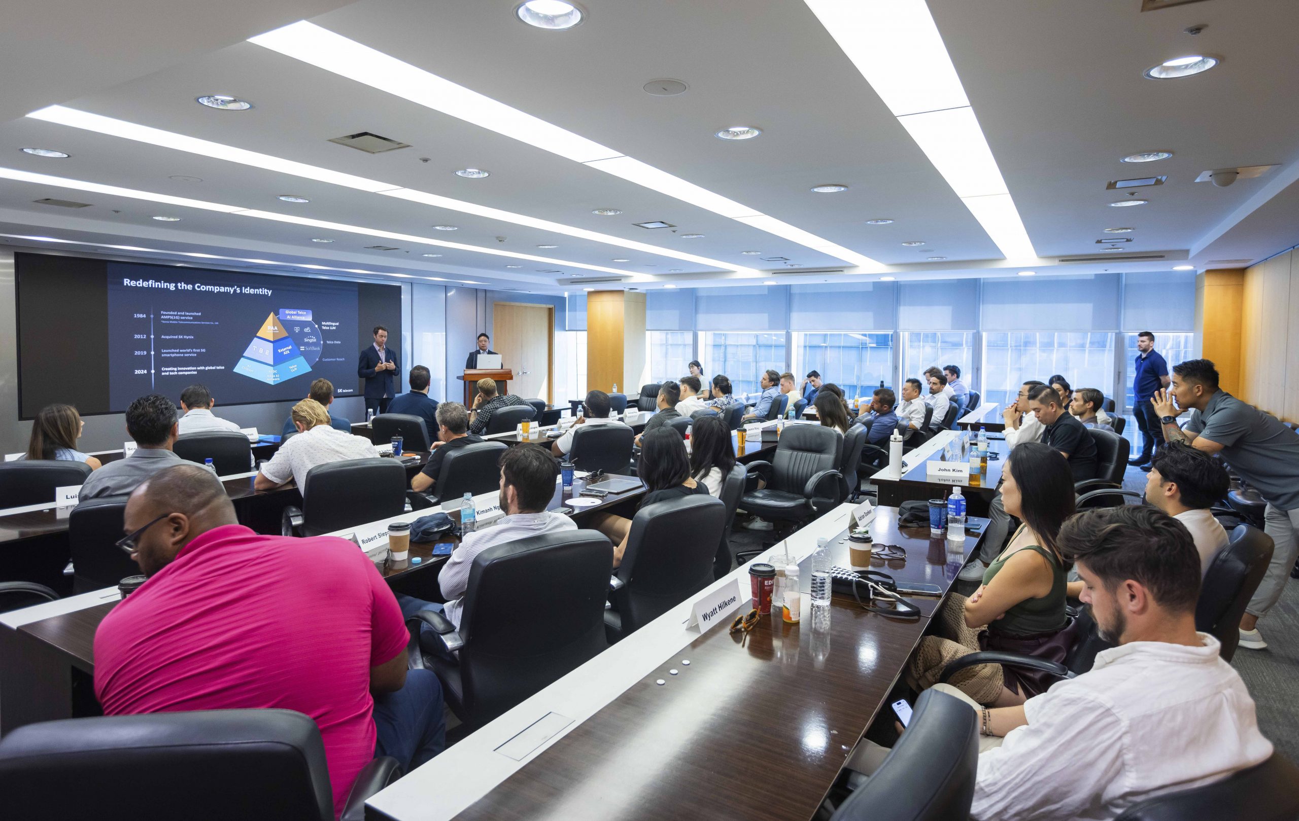 美 UCLA MBA 학생들 SKT에 AI 전략 배우러 방한