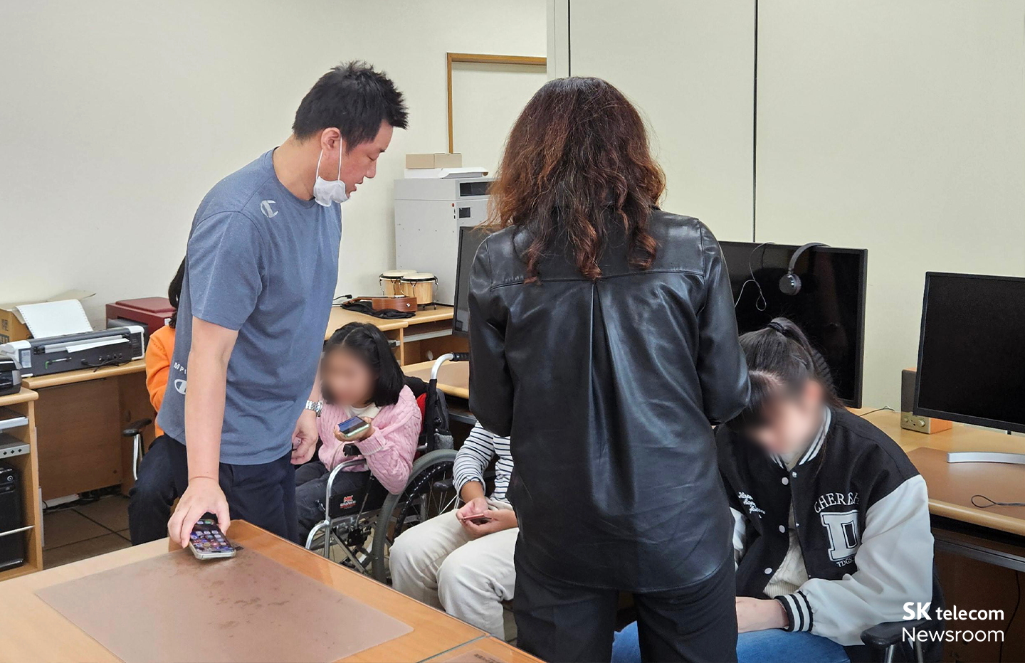 시각장애인의 더 나은 삶을 위해, SKT의 AI 서비스 교육 프로그램