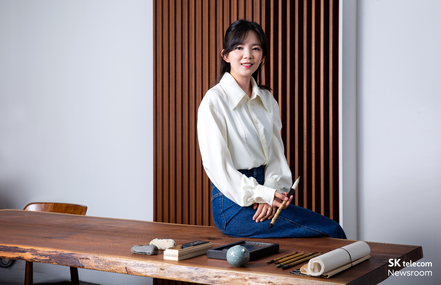 [AI 톡터뷰] 서예가 이정화에게 “AI가 표현한 먹의 농담”에 대해 묻다