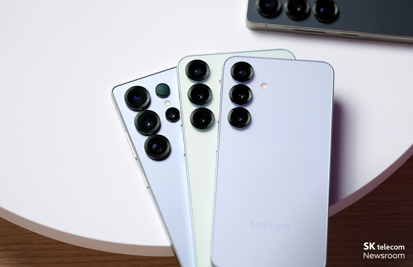 잇섭 “깔끔한 디자인, 쾌적하고 빨라… 갤럭시 S25 울트라 완전 ‘호’”