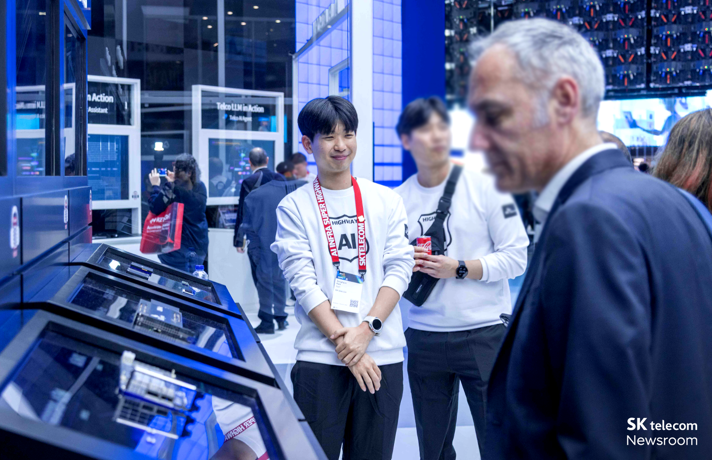 MWC25에서 미래를 만나다! SKT·SKB 24년 신입구성원(Junior Talent)들의 글로벌 AI 혁신 탐방기
