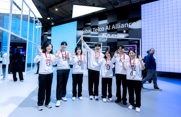 MWC25에서 미래를 만나다! SKT·SKB 24년 신입구성원(Junior Talent)들의 글로벌 AI 혁신 탐방기