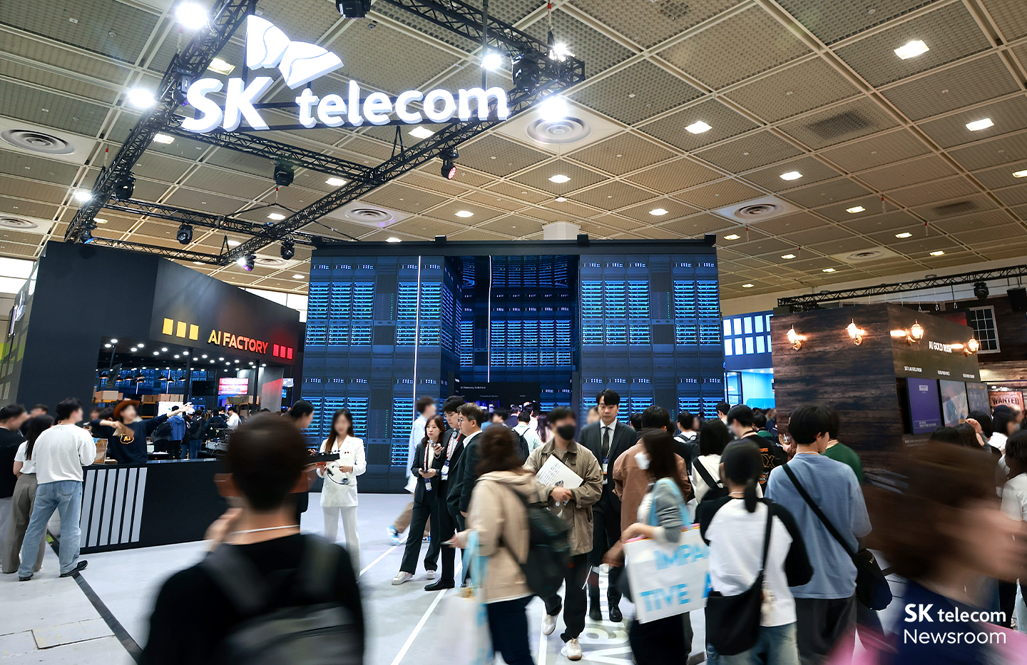 산업과 일상 속으로 들어온 SKT의 AI WIS 2025 현장 스케치