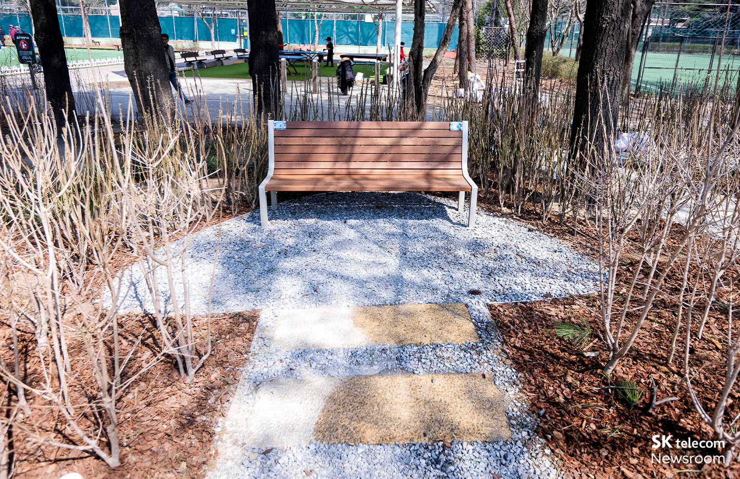 AI와 문학이 만나는 힐링 공간… SKT, 서울숲에 ‘책 잇는 숲’ 조성