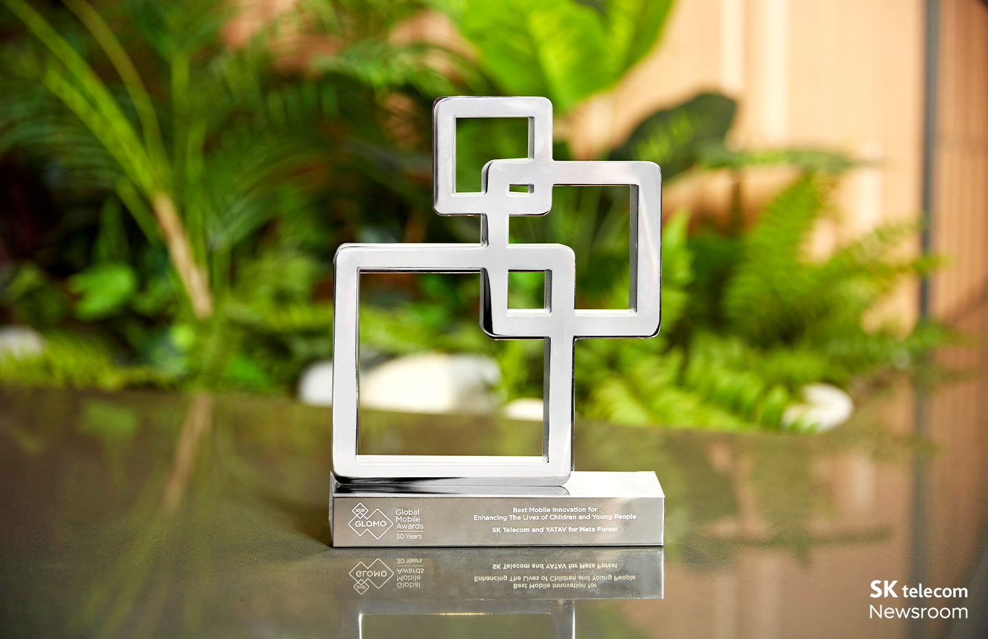 Behind the Scenes of the GLOMO Awards with “Meta Forest,” an AI Metaverse Platform for Psychological Counseling