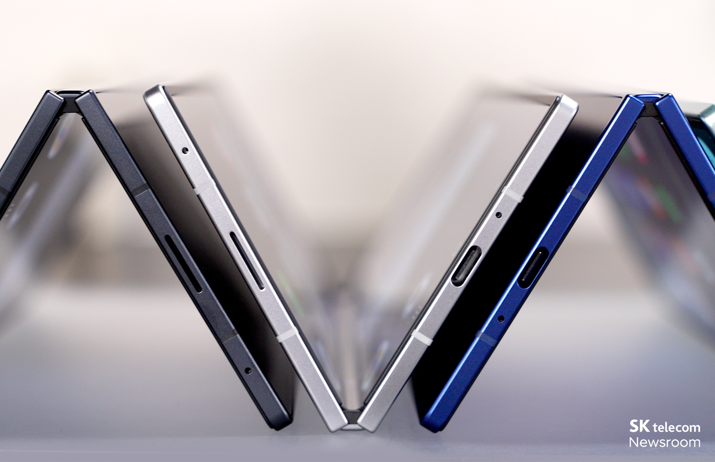 폴드7 너무 가벼워 놀랄 정도, 플립7은 상상 이상으로 편리해 - 테크 리뷰어 서울리안