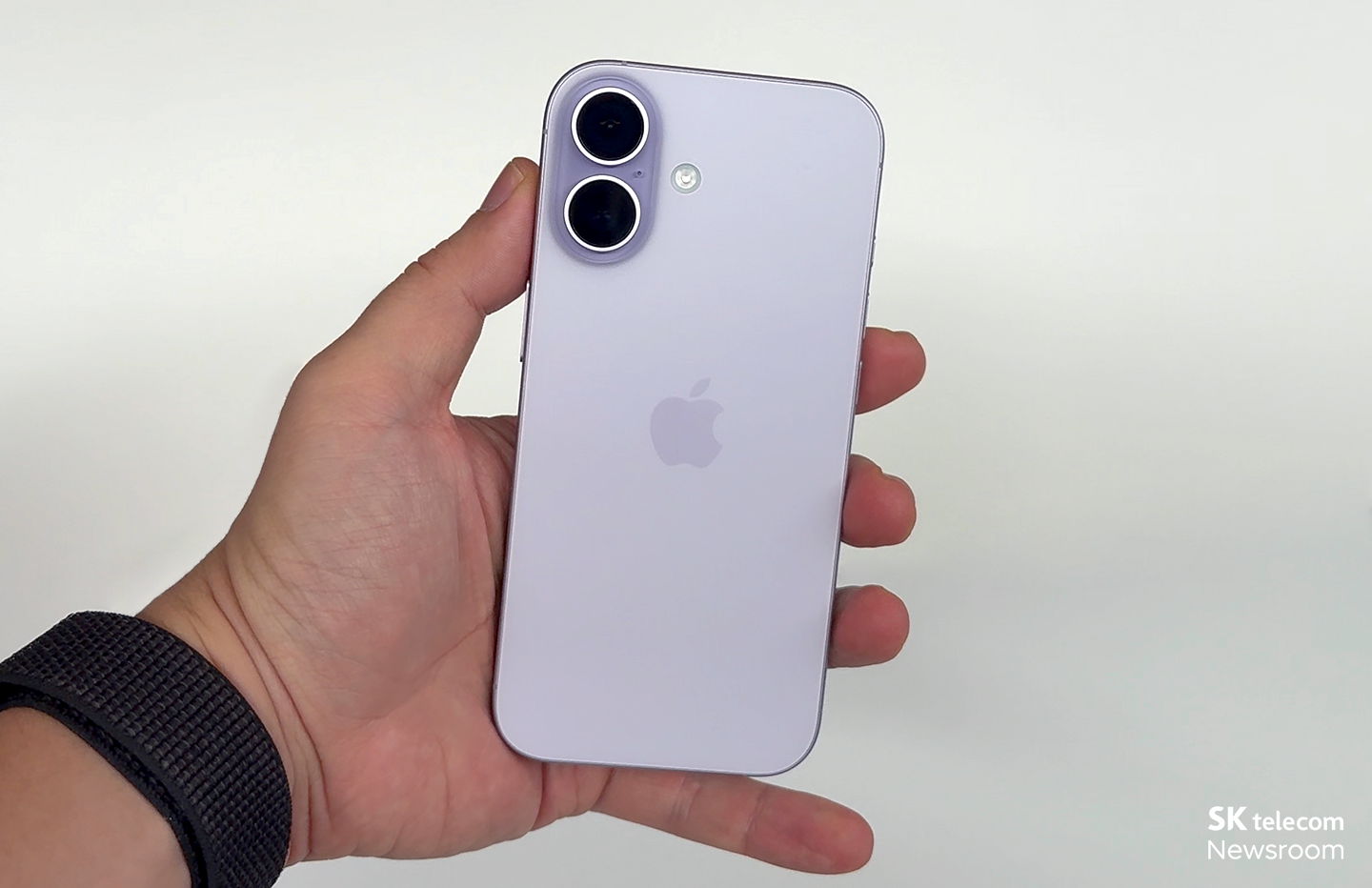 iPhone 17의 모습 (라벤더)