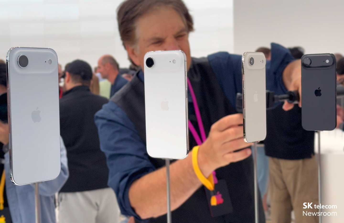 iPhone Air는 얇은 두께와 가벼운 체감 무게, 넓은 화면 등이 매력적이다. 