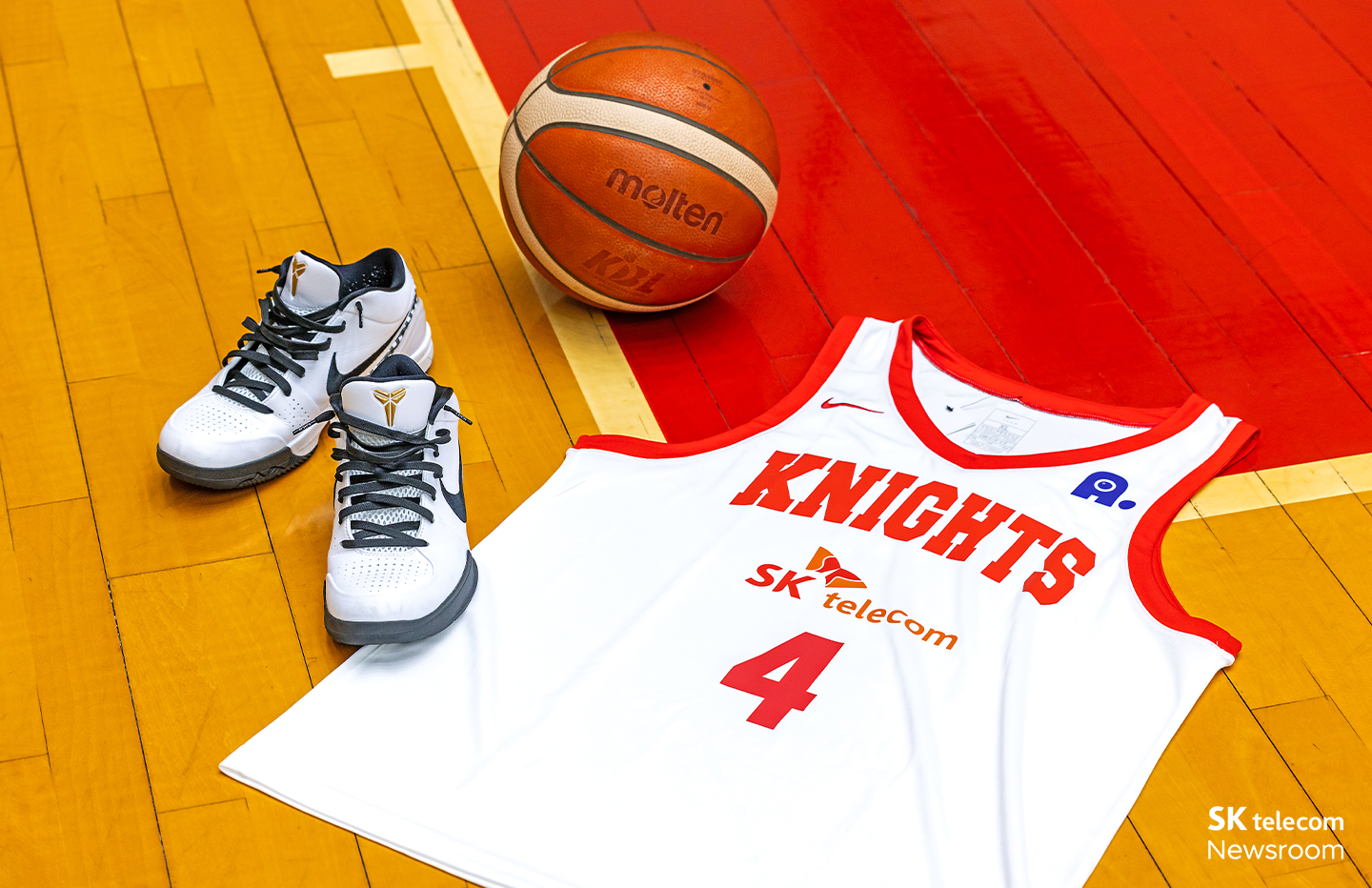 김낙현 선수는 기존에 사용하던 등번호 4번을 그대로 이어서 사용한다.