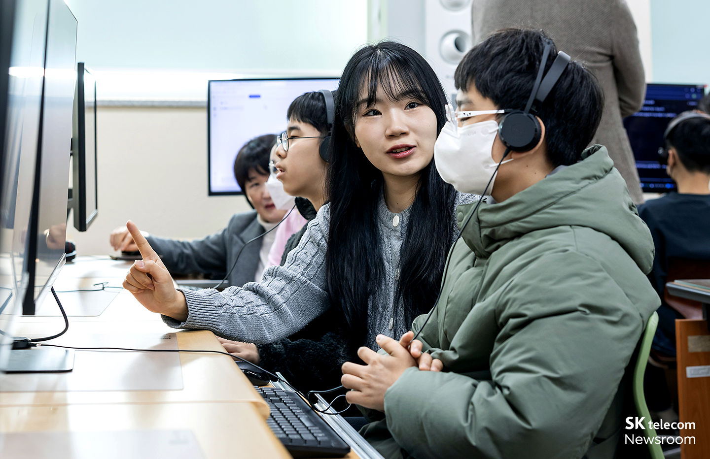 이날 수업에는 SKT 임직원으로 구성된 GOOD AI 봉사단 2명이 함께해 수업을 보조했다. 