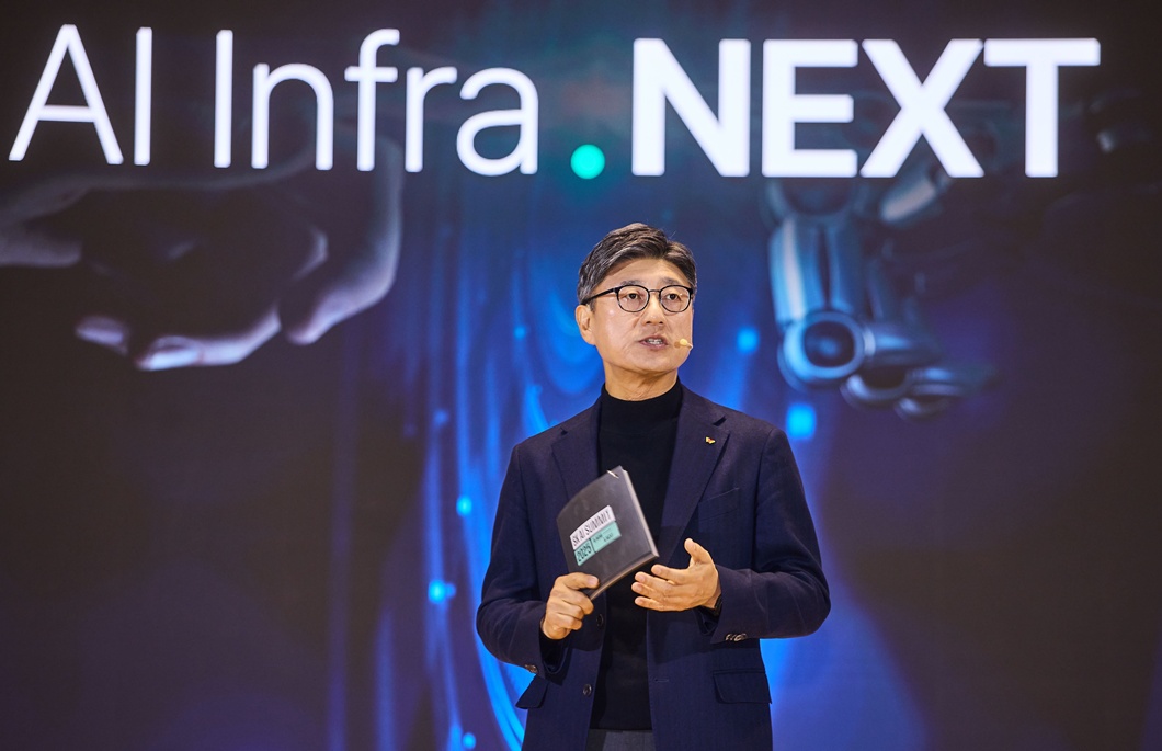 SK Telecom CEO Jung Jaihun delivers the keynote speech at the SK AI Summit 2025, held srcset=