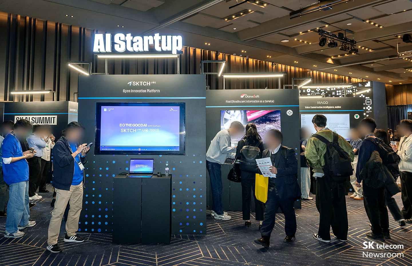 AI Start-up Zone에서는 6개 스타트업이 전시 부스를 준비했다. 