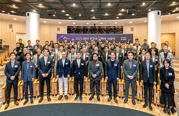 “같이 뛰는 드림팀” 협력사와 함께한 시상식 현장