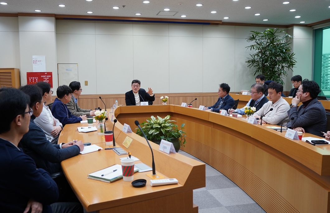 SKT 정재헌 CEO, 현장 구성원들에게 ‘하나되는 드림팀으로 고객 신뢰 회복’ 당부