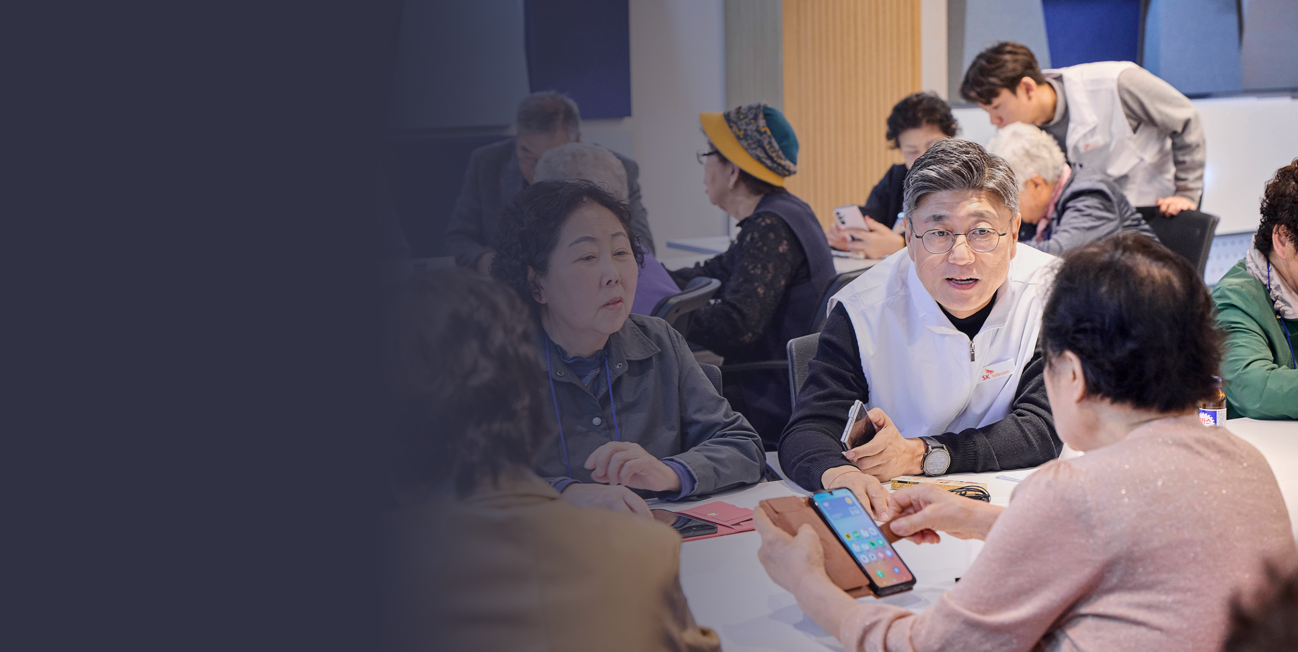 고객을 만나는 날로 바뀐 SKT 창립기념일… 현장에서 답을 찾다