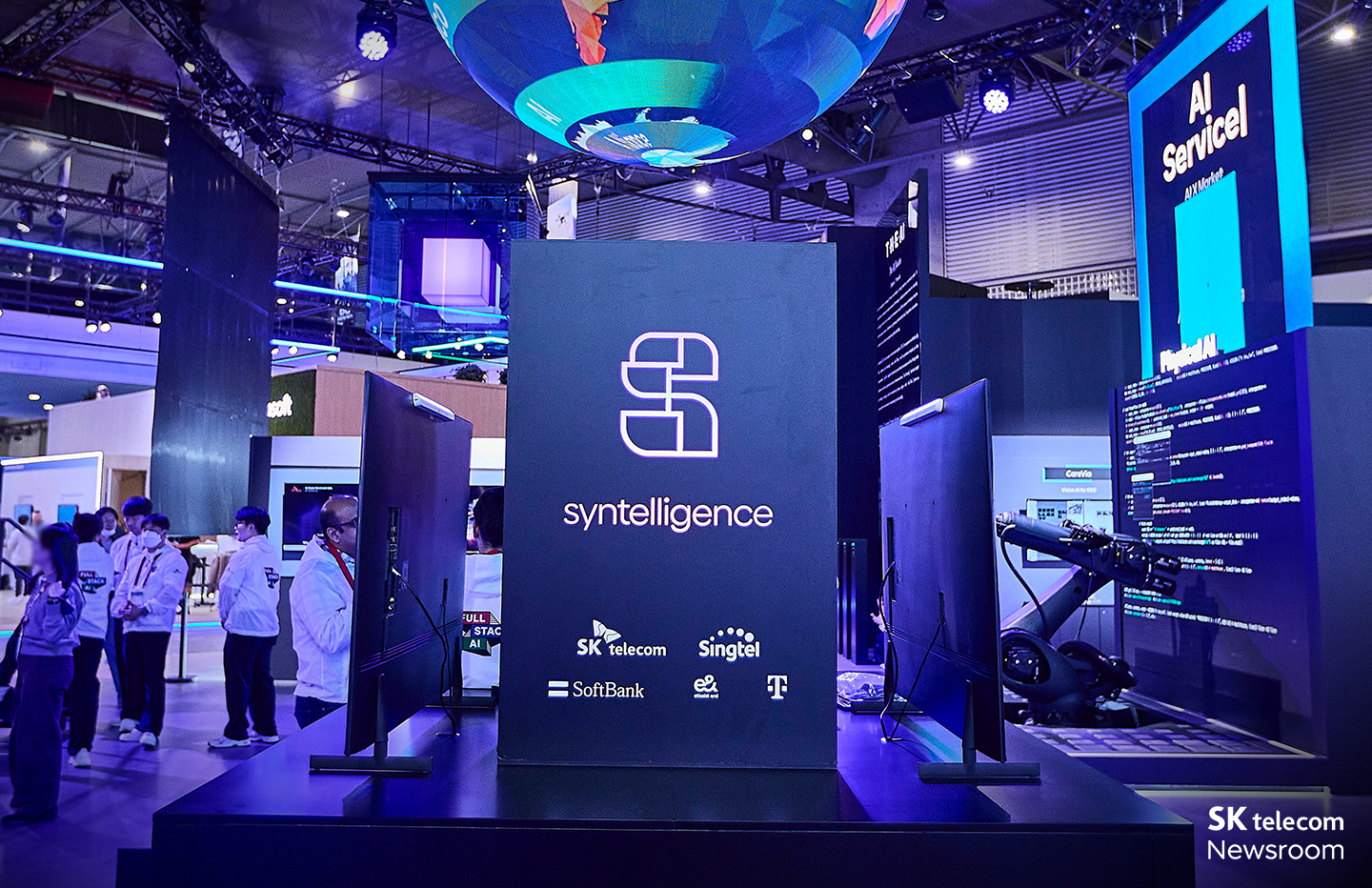 AI Ecosystem 구역에서는 SKT와 글로벌 통신사 합작 법인 Syntelligenc와 솔루션들이 전시됐다. 