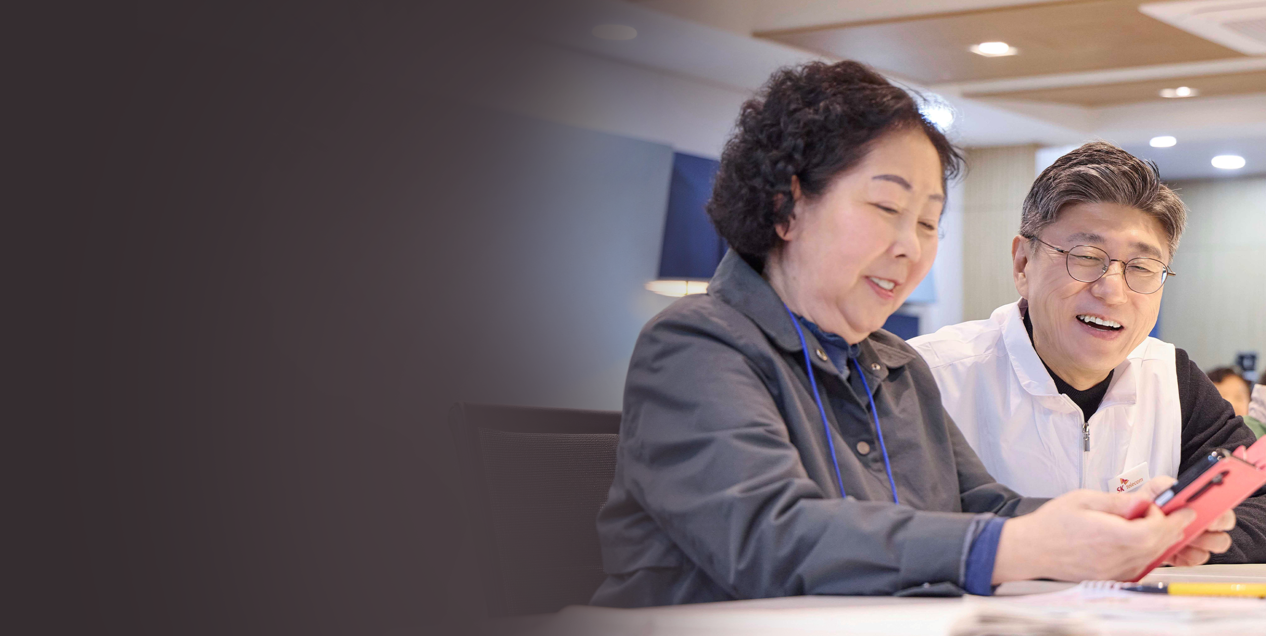 창립기념일 고객 찾아간 SKT, “자축 대신 ‘다시 듣는 날’로”