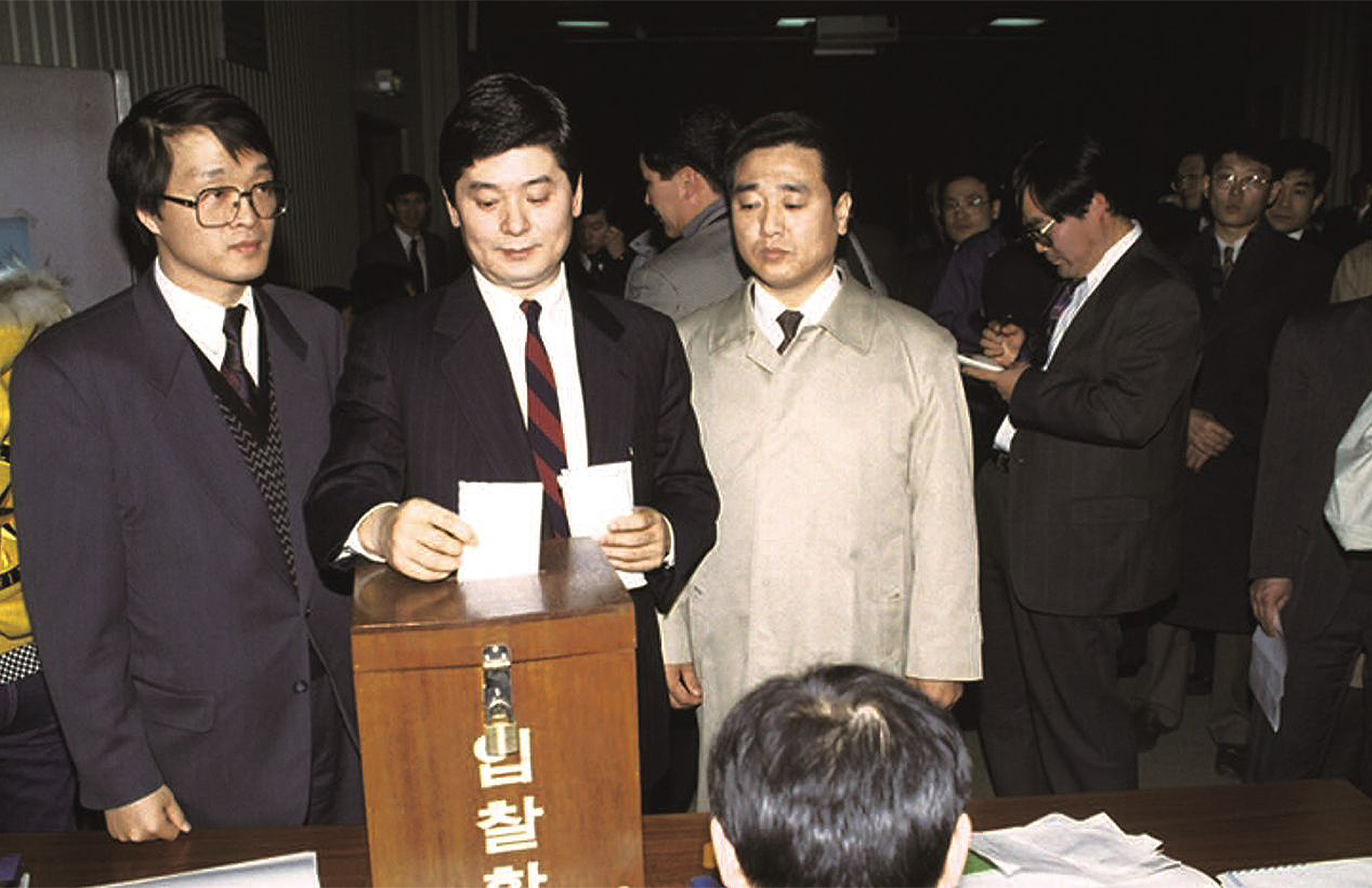 1994년 1월, 공개 입찰을 통해 한국이동통신 주식 확보
