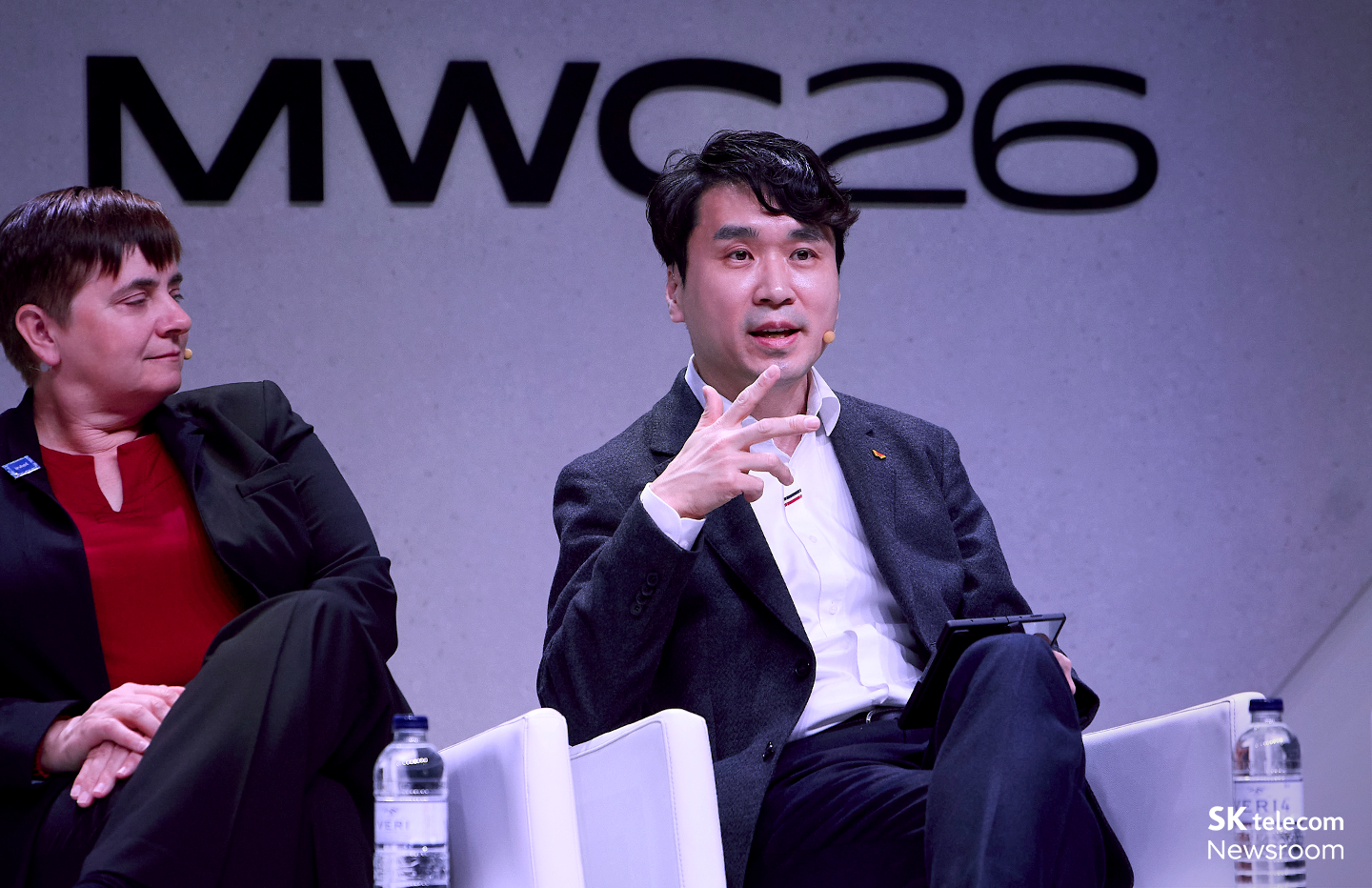 차호범 SKT CPO가 컨퍼런스에서 발언하고 있는 모습.