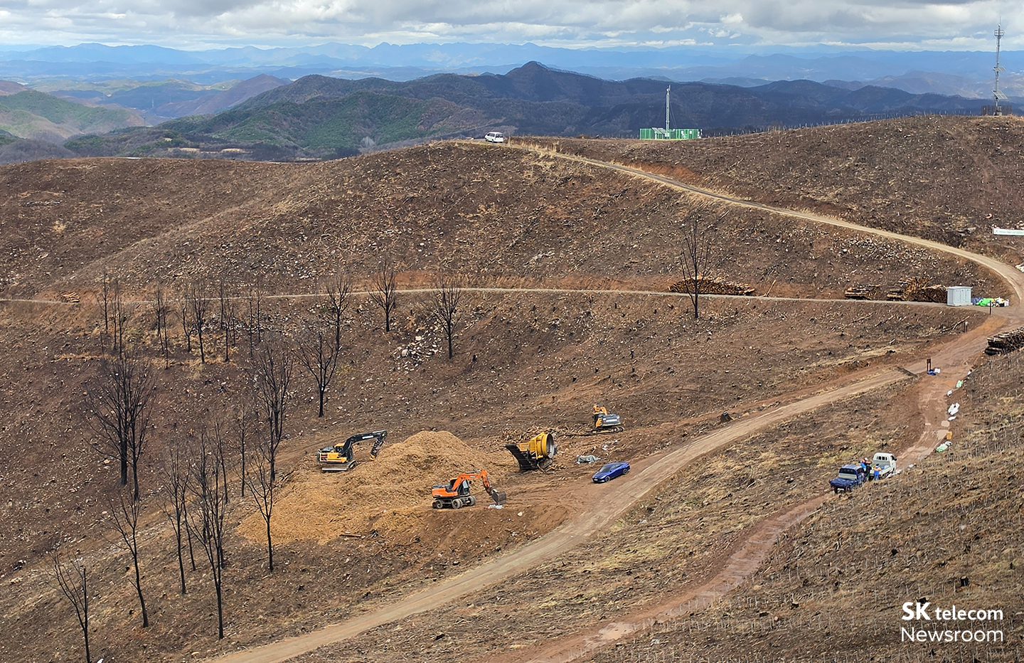 이번에 SKT가 찾은 안동 산불 피해지역의 모습.