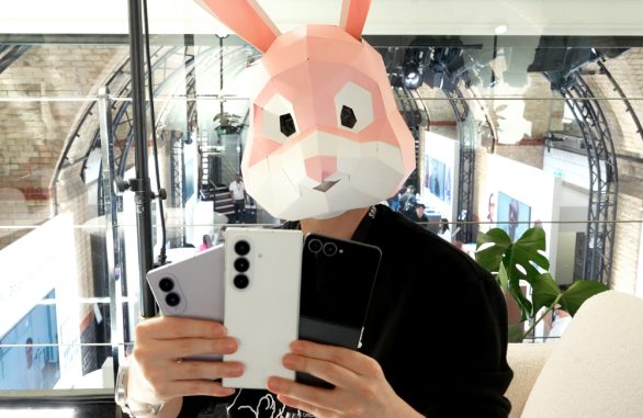 더신자 “같은 폴더블이지만 성격은 달라”…갤럭시 Z 폴더블8 시리즈 리뷰