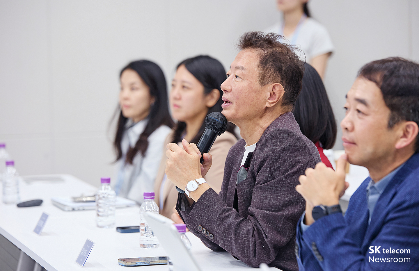 김난도 고객신뢰위원이 발언하는 모습