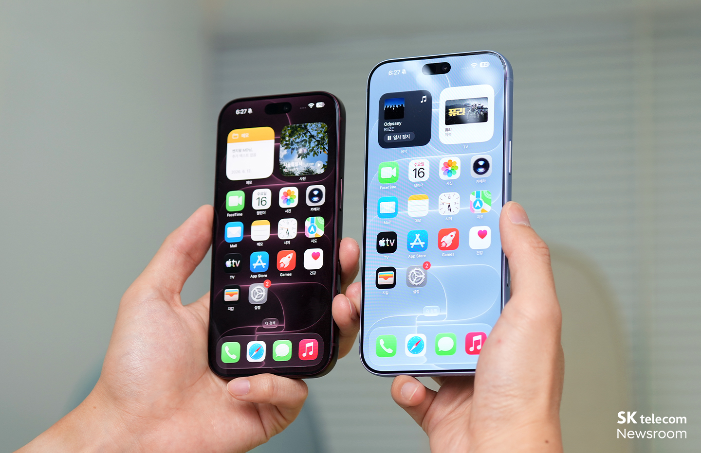 iPhone 18 Pro(왼쪽)는 211g, iPhone 18 Pro Max(오른쪽)는 249g의 무게로 제작됐다. 